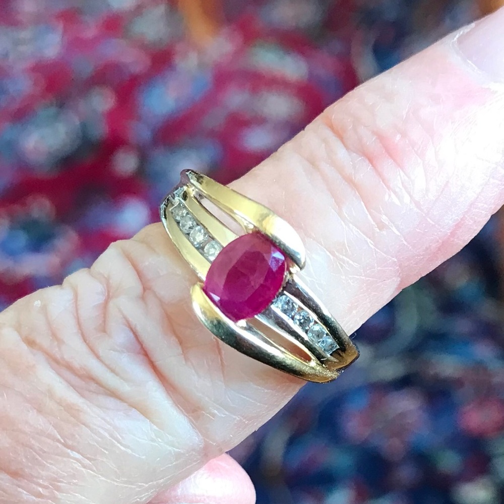 Natural Ruby and Genuine Diamond ring 14k gold